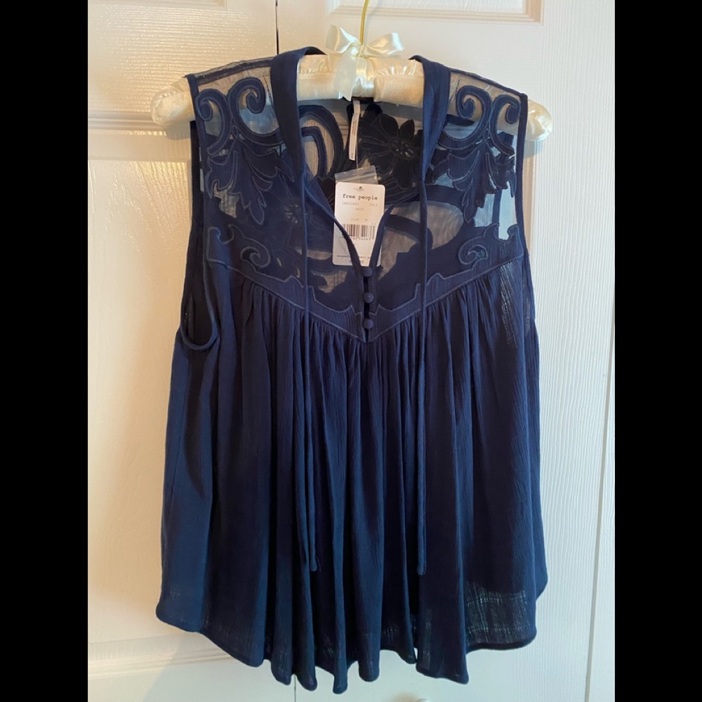 Gorgeous Free People Navy top